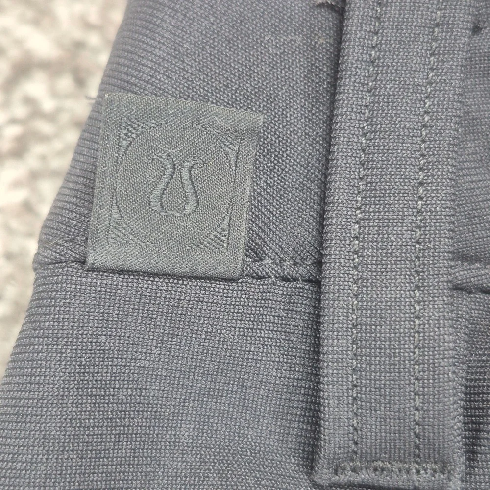 lululemon athletica *note small
